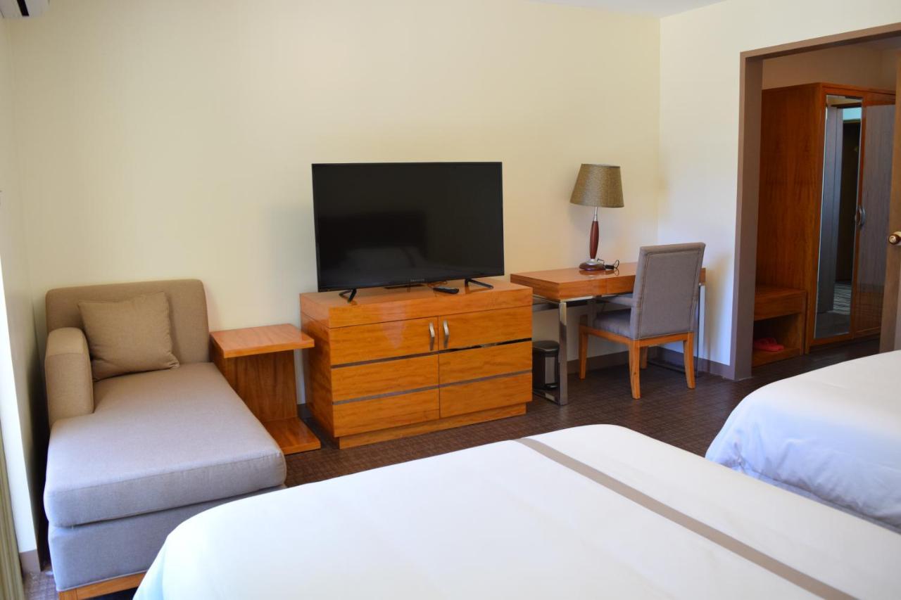 Saipan Beach Hotel Buitenkant foto
