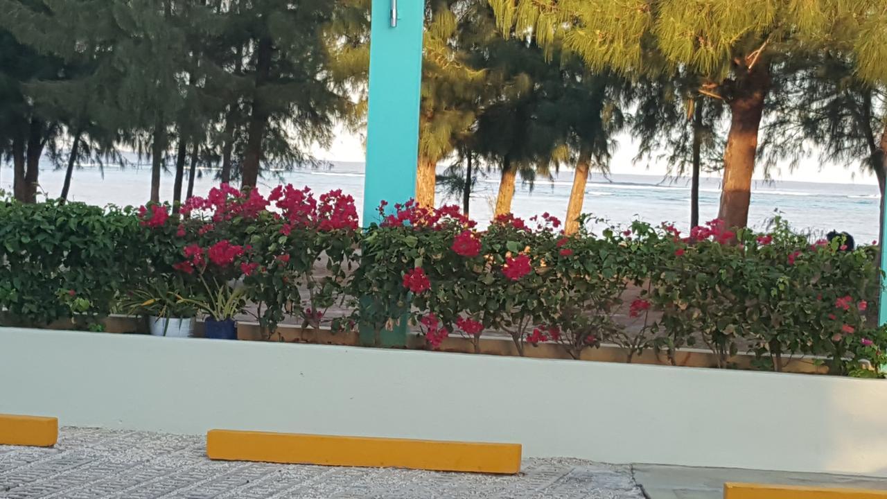 Saipan Beach Hotel Buitenkant foto