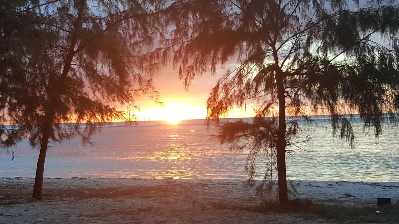 Saipan Beach Hotel Buitenkant foto
